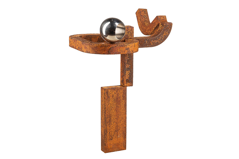 HUGO CHALÉ - Artista y escultor conceptual - Escultura el mundo en equilibrio - Técnica hierro corten