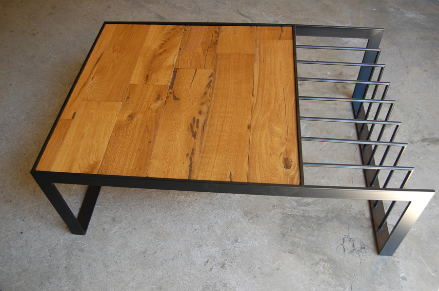 HUGO CHALÉ - Artista y escultor conceptual - Mobiliario Mesa Celda realizada en hierro lacado y madera