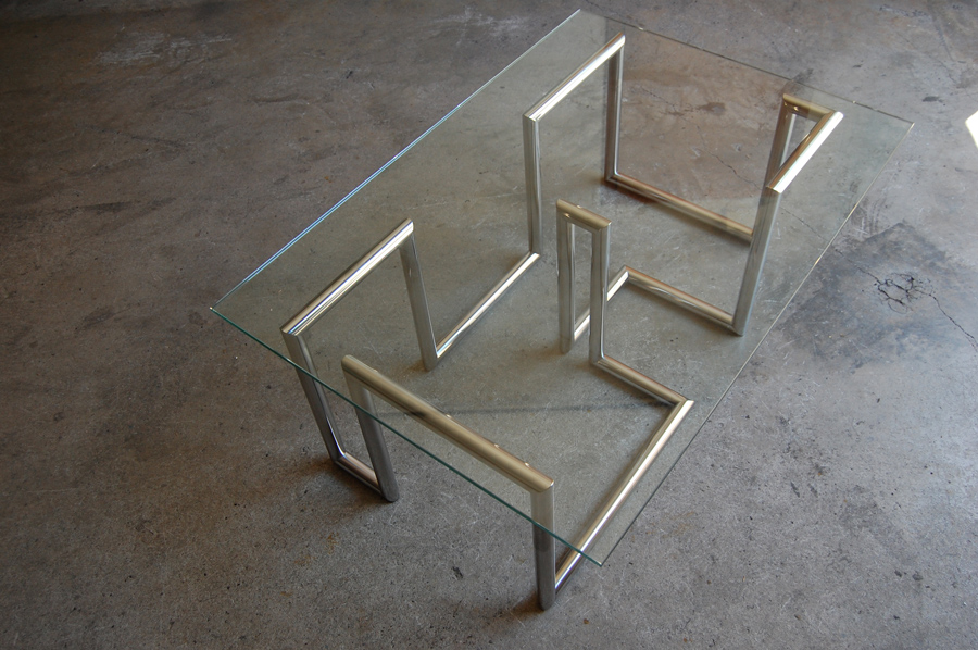 Mobiliario artístico Mesa Tubular 