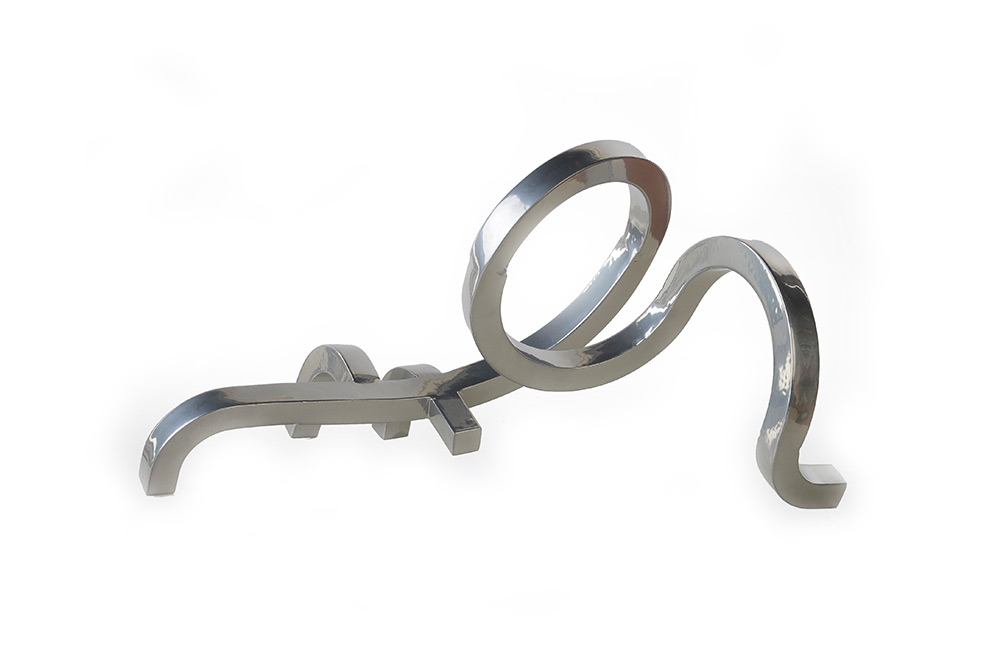 HUGO CHALÉ - Artista y escultor conceptual - Escultura Contratiempo de la existencia  - Técnica: acero inoxidable 