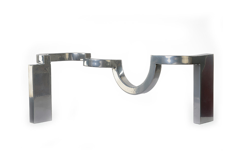 HUGO CHALÉ - Artista y escultor conceptual - Escultura Arquitectura imprecisa - Técnica: acero inoxidable